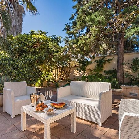 Garden View Near The Sea Bed and Breakfast Lecce Buitenkant foto