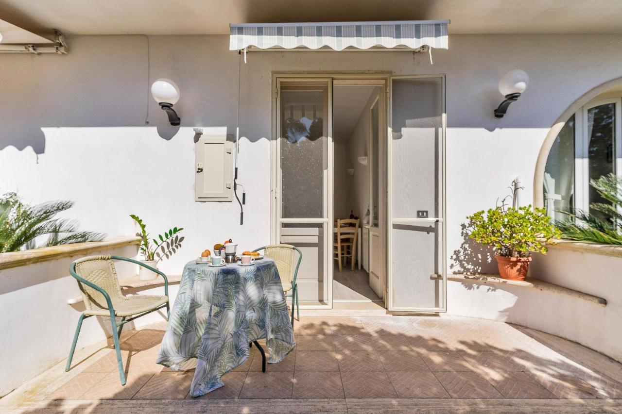 Garden View Near The Sea Bed and Breakfast Lecce Buitenkant foto