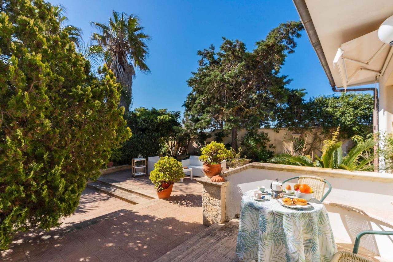Garden View Near The Sea Bed and Breakfast Lecce Buitenkant foto